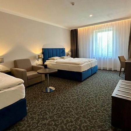 Pension Village Κάρλοβι Βάρι Εξωτερικό φωτογραφία